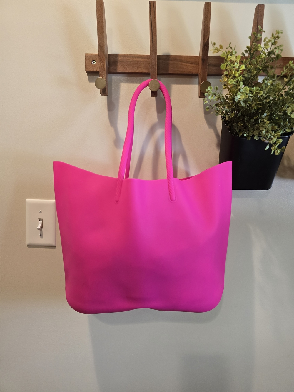 🎀 5pc Bright Pink Women’s Tote Bag With 4 Matching Pouch's.